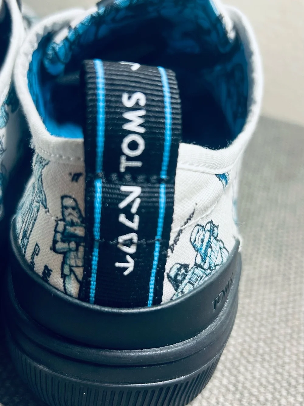 TOMS Star Wars x Travel Lite Low Sneaker White Characters Sketch Print